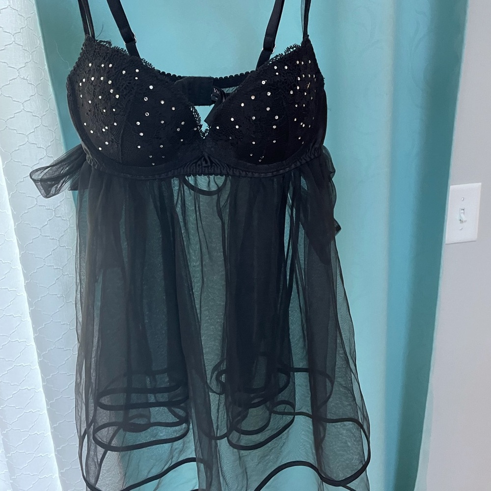 Victoria’s Secret 34B lingerie